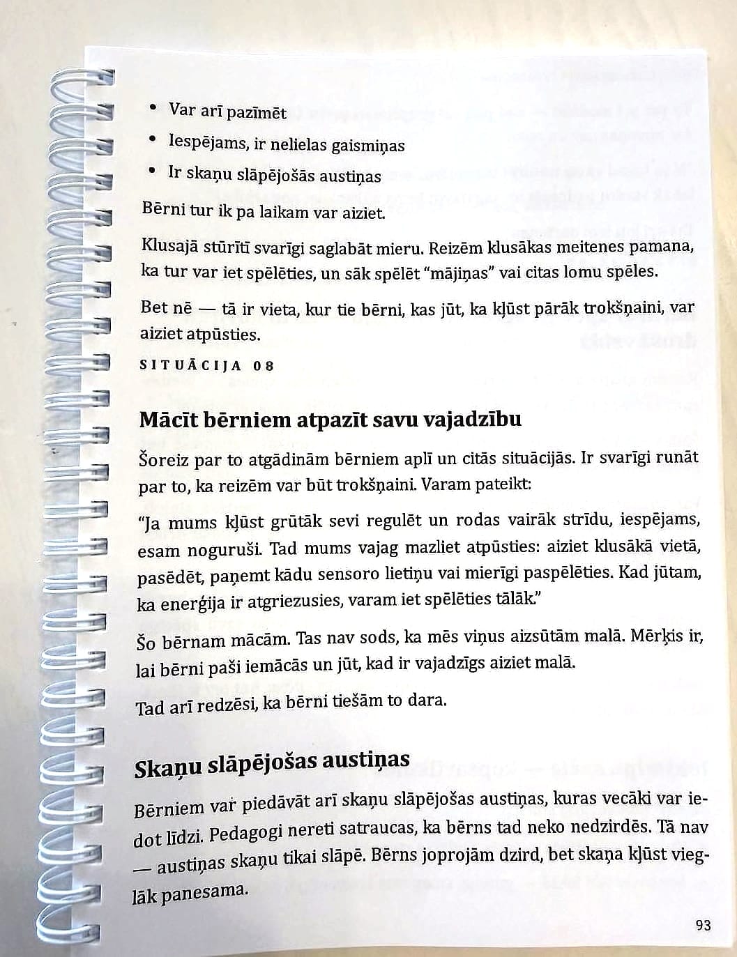 Iekšlapa: skaņu slāpējošas austiņas un klusais stūrītis